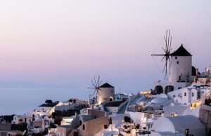 Discover Stunning Villas with Views in Santorini for Your Dream Getaway