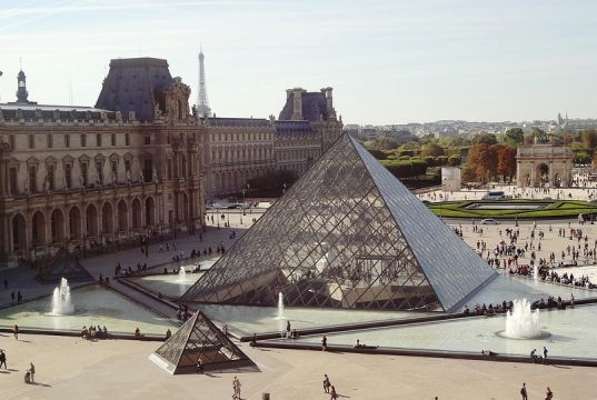 Top 10 Romantic Getaways in Paris for Unforgettable Moments